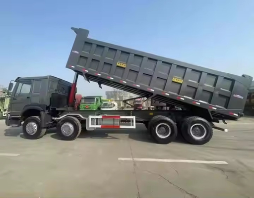 เครื่องบรรทุกหนัก 50T 375hp 6 กระบอก น้ํามันดีเซล 8*4 รถบรรทุก