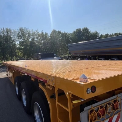 20ft 40ft คอนเทนเนอร์รถบรรทุก Flatbed Semi Trailer กับ 3 มม 4 มม แพลตฟอร์มแผ่นเมล็ด
